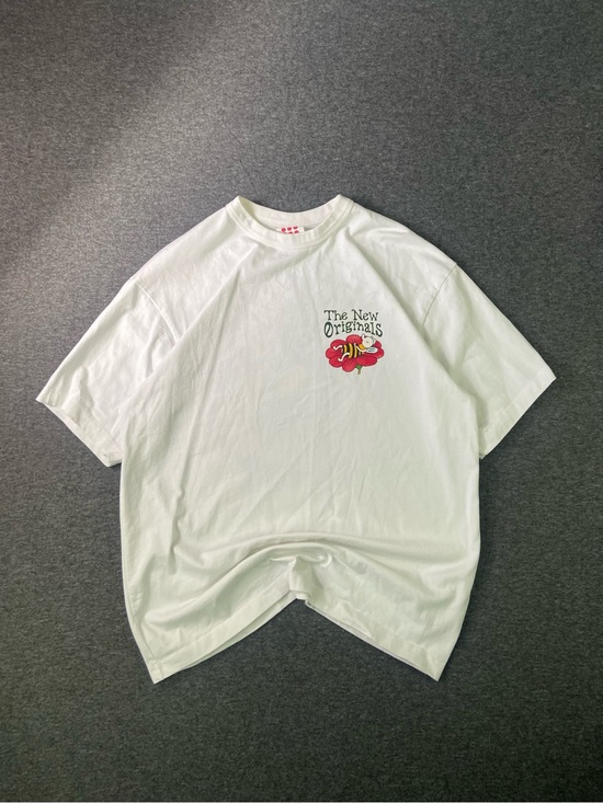 The New Originals Other - The New Originals "Busy Bee" Graphic Tee – White – Size S